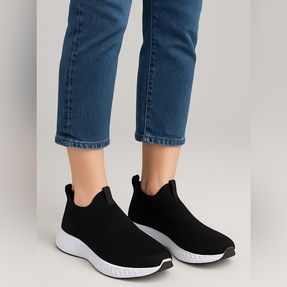 2532- AVIA Women’s Size 6.5 Black Memory Foam Slip-On Trainers Lightweight NWT - Picture 1 of 9